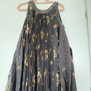 Free People Floral Pleated Swing Dress – Size Large